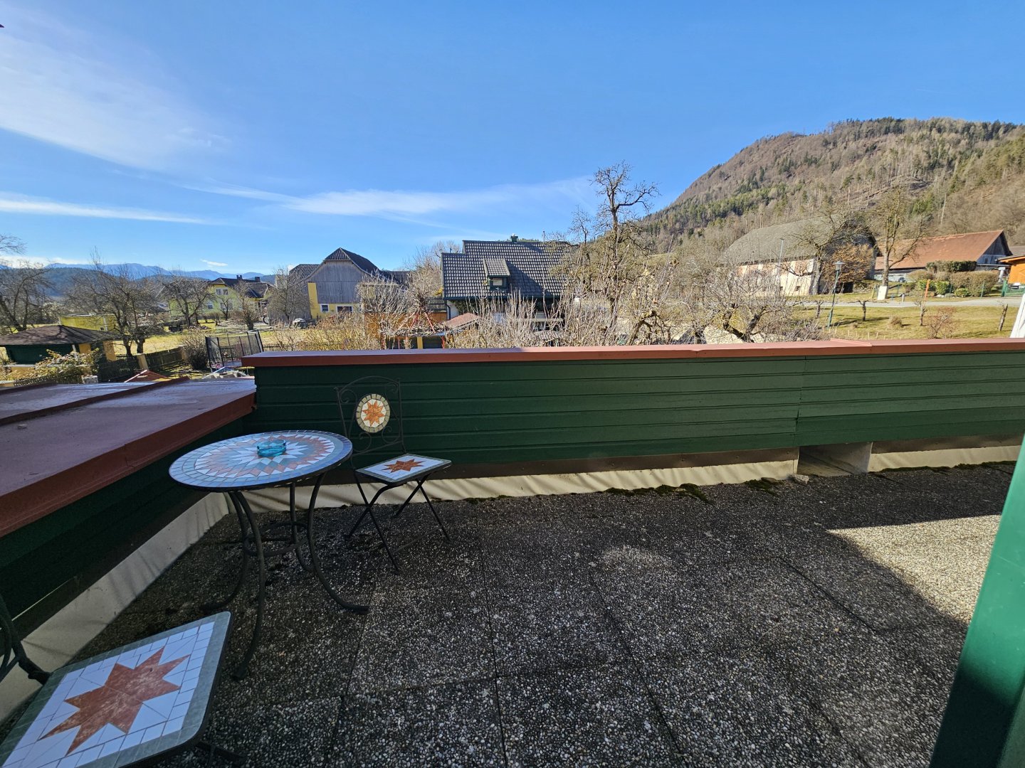 Terrasse am Gasthof Kurath – Ferienwohnung am Magdalensberg